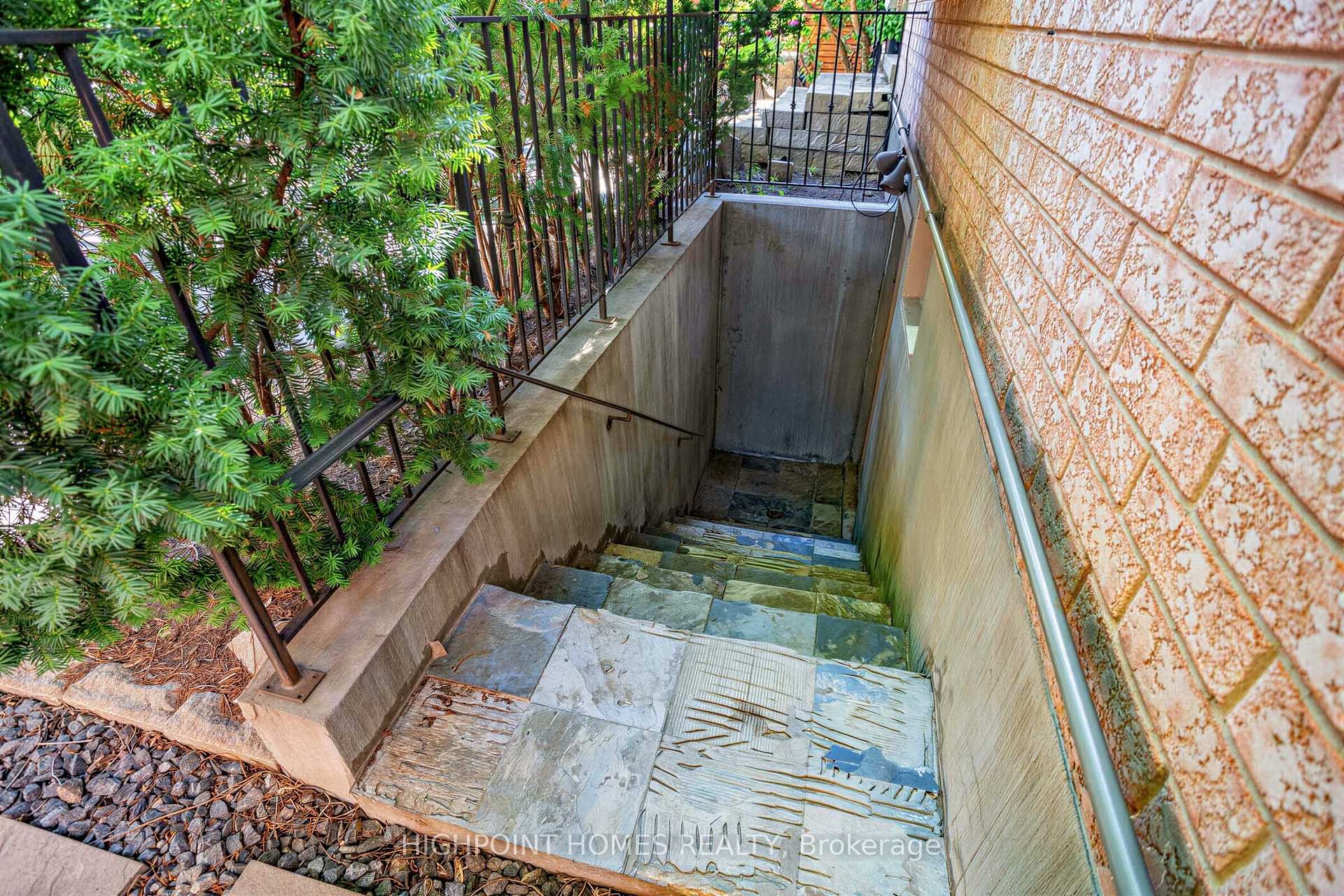 Photo 47 of 25 Pathlane Road, Richmond Hill, Langstaff — HOMEH