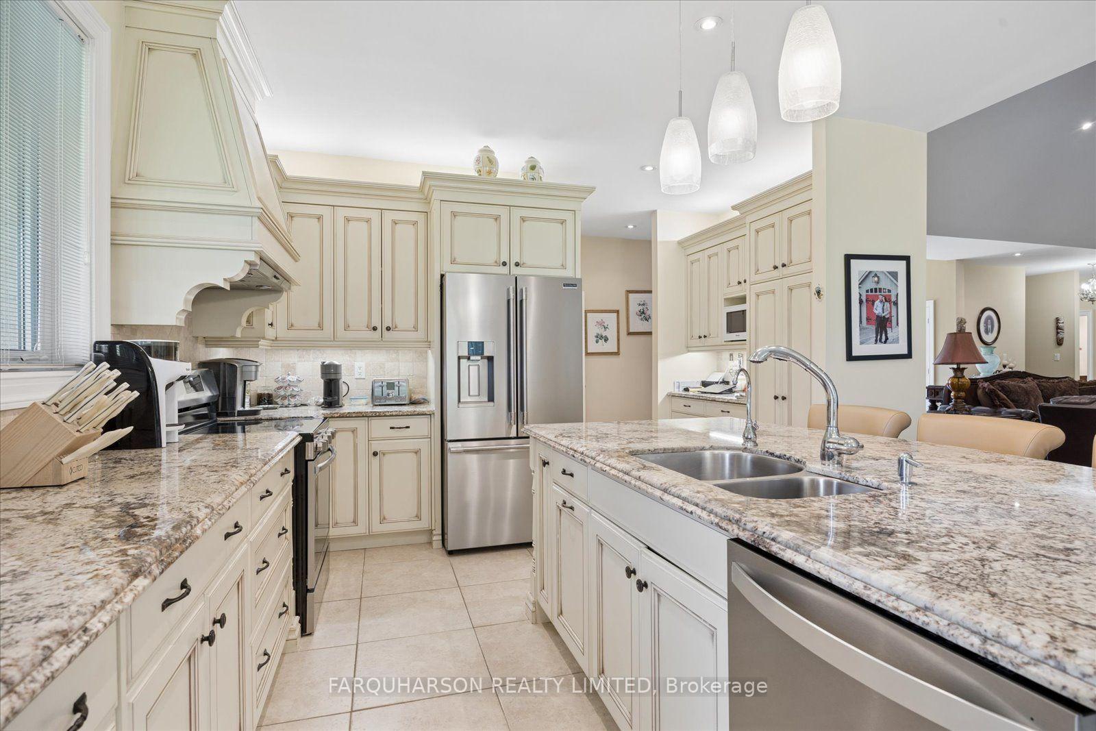Photo 9 of 55 Ogden Crescent, Whitchurch-Stouffville, Rural Whitchurch-Stouffville — HOMEH