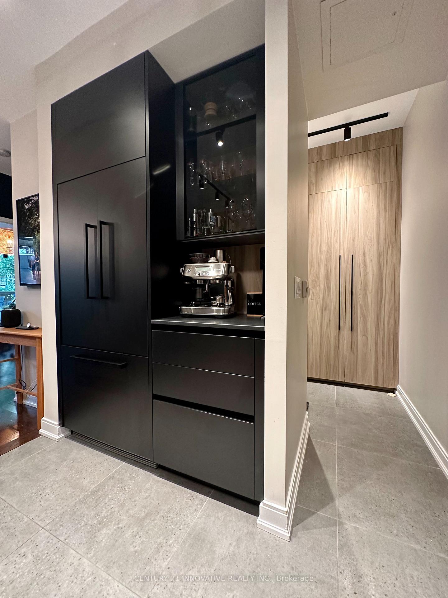 Photo 5 of Unit 405, 88 Broadway Avenue, Toronto, Mount Pleasant West — HOMEH