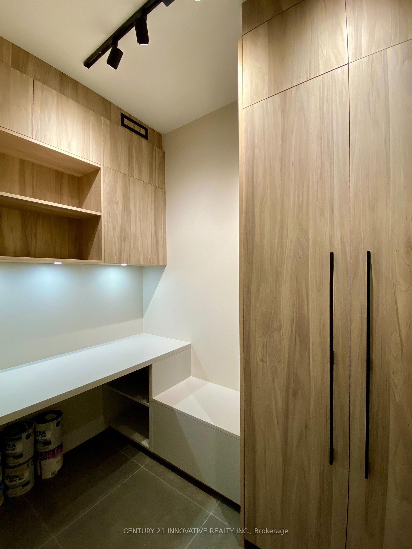 Photo 6 of Unit 405, 88 Broadway Avenue, Toronto, Mount Pleasant West — HOMEH