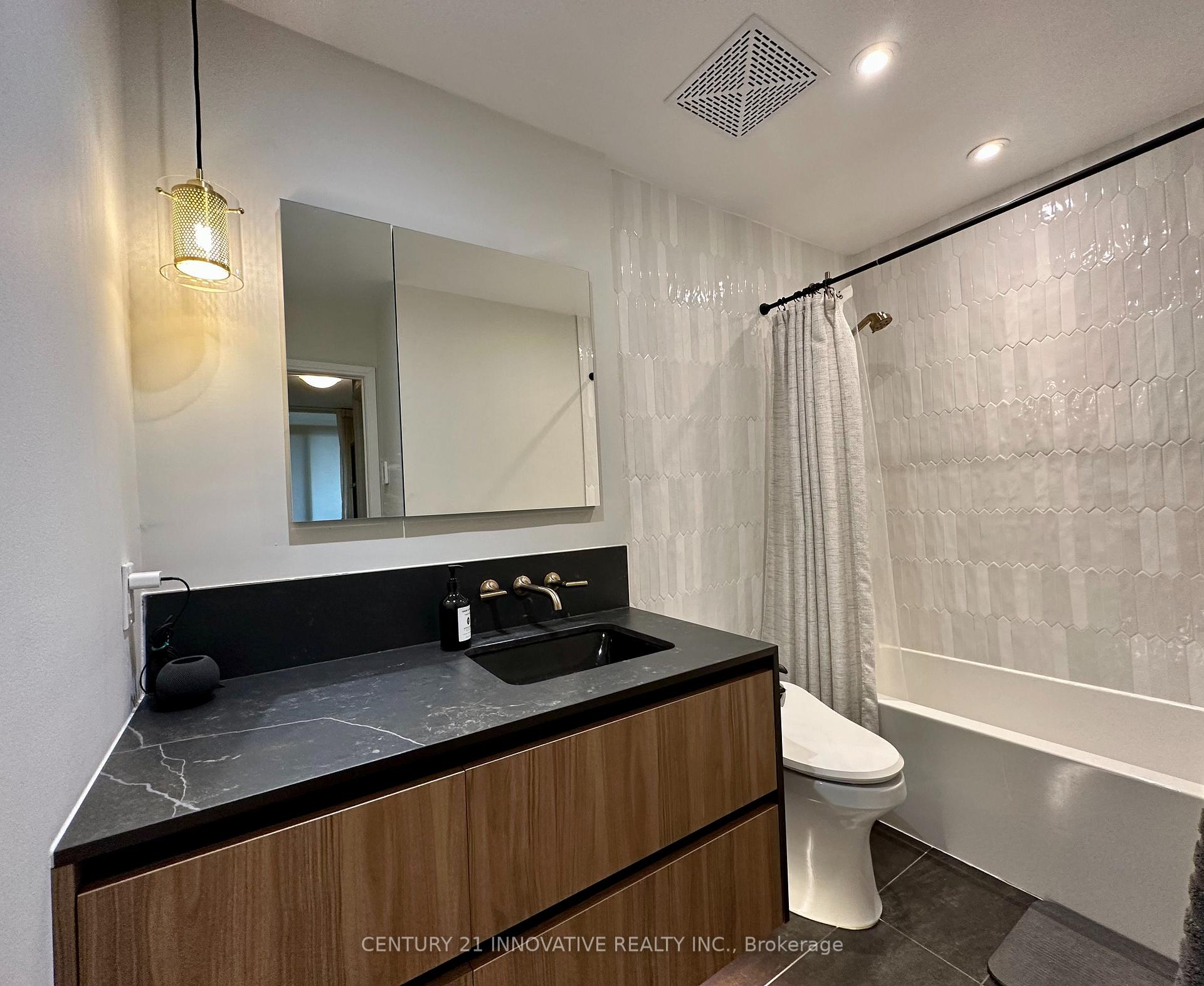 Photo 9 of Unit 405, 88 Broadway Avenue, Toronto, Mount Pleasant West — HOMEH