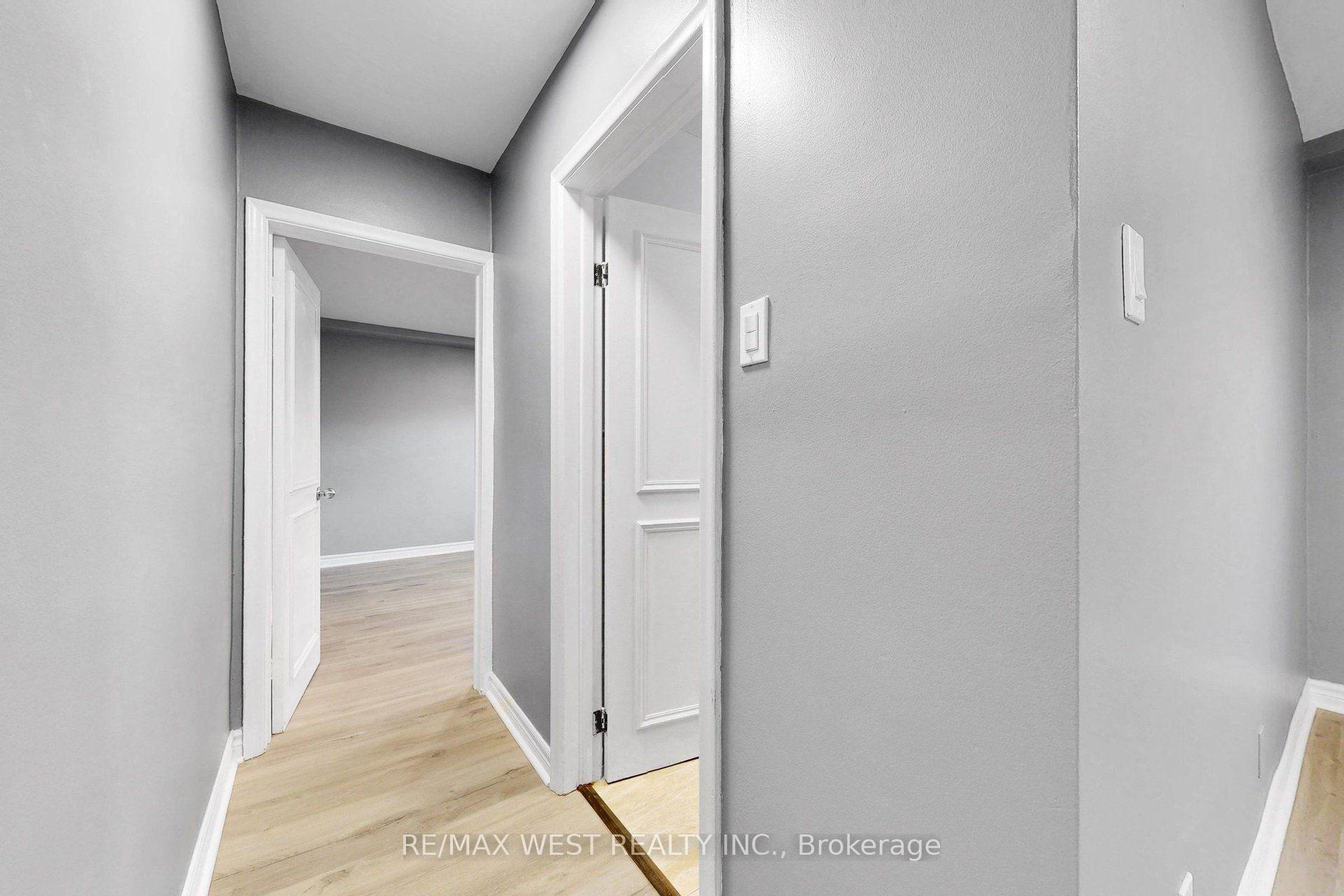 Photo 16 of 244 Overbrook Place, North York, Bathurst Manor — HOMEH