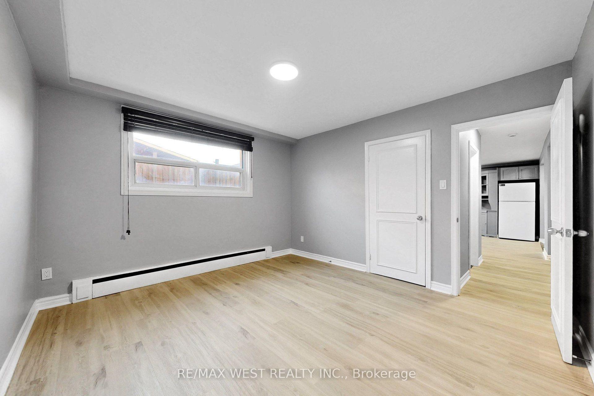 Photo 18 of 244 Overbrook Place, North York, Bathurst Manor — HOMEH