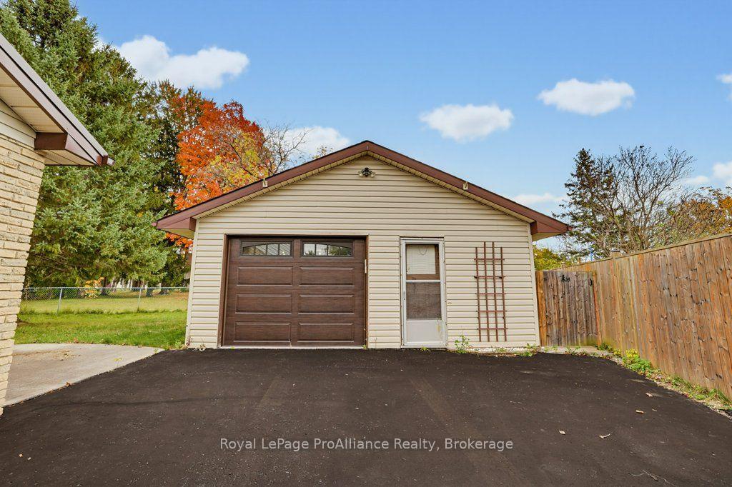 Photo 7 of 7 Yates Court, Belleville, Belleville Ward — HOMEH