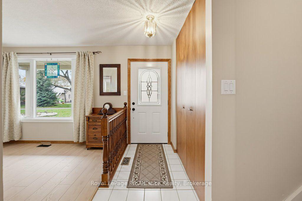 Photo 9 of 7 Yates Court, Belleville, Belleville Ward — HOMEH