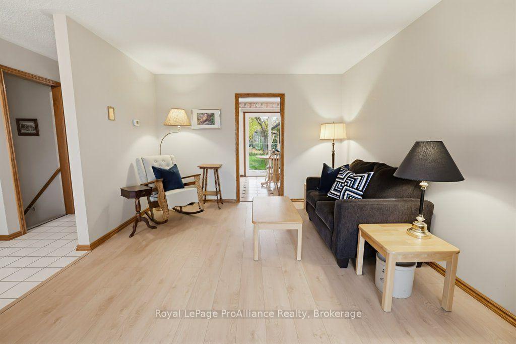 Photo 15 of 7 Yates Court, Belleville, Belleville Ward — HOMEH