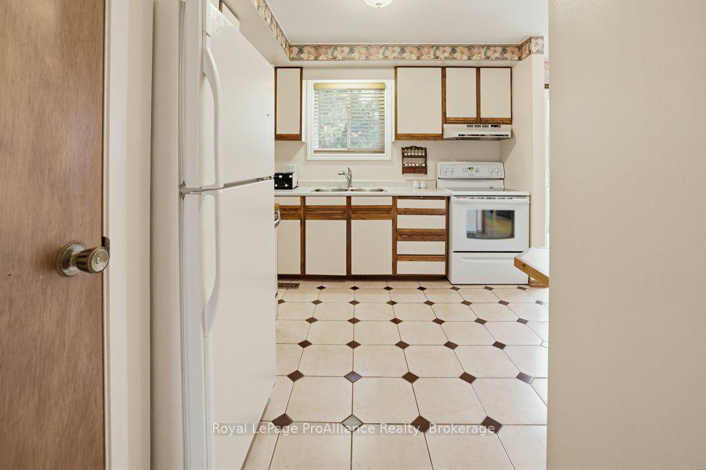 Photo 23 of 7 Yates Court, Belleville, Belleville Ward — HOMEH