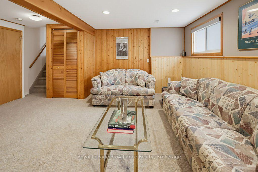 Photo 39 of 7 Yates Court, Belleville, Belleville Ward — HOMEH