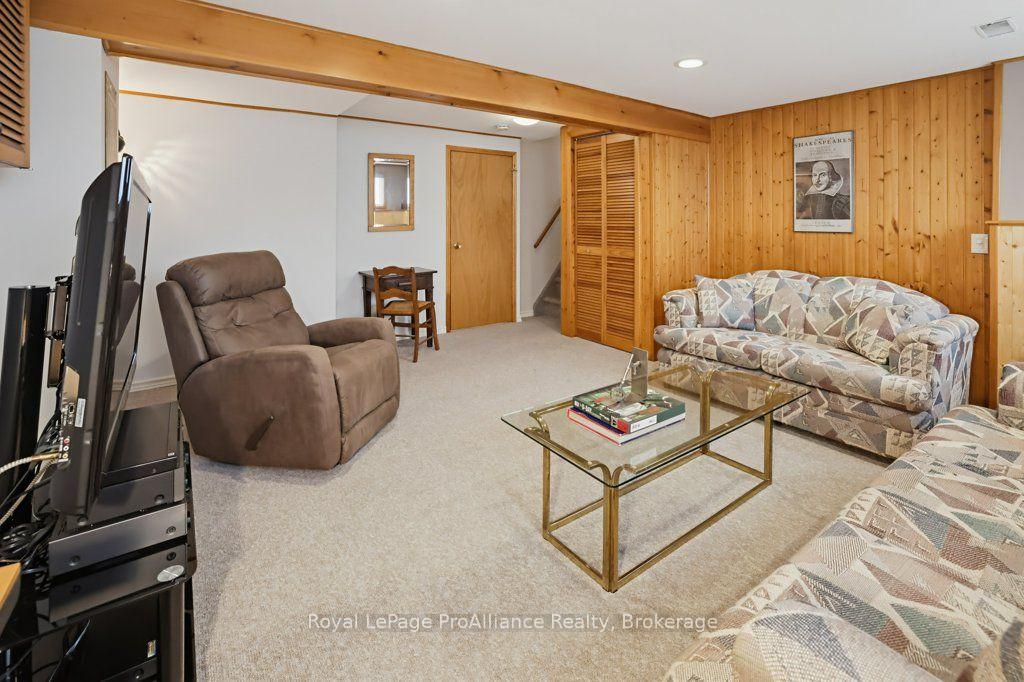 Photo 41 of 7 Yates Court, Belleville, Belleville Ward — HOMEH