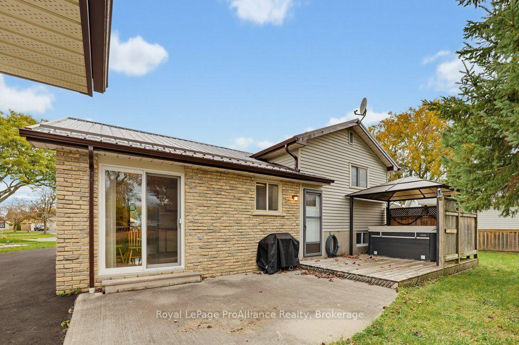 Photo 65 of 7 Yates Court, Belleville, Belleville Ward — HOMEH