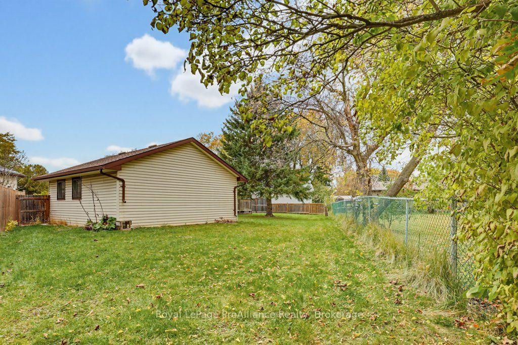 Photo 71 of 7 Yates Court, Belleville, Belleville Ward — HOMEH