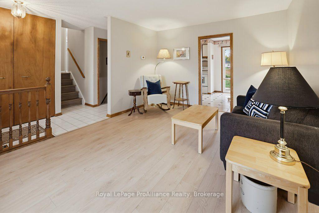 Photo 16 of 7 Yates Court, Belleville, Belleville Ward — HOMEH