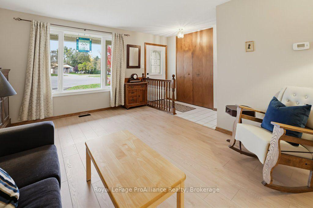Photo 18 of 7 Yates Court, Belleville, Belleville Ward — HOMEH