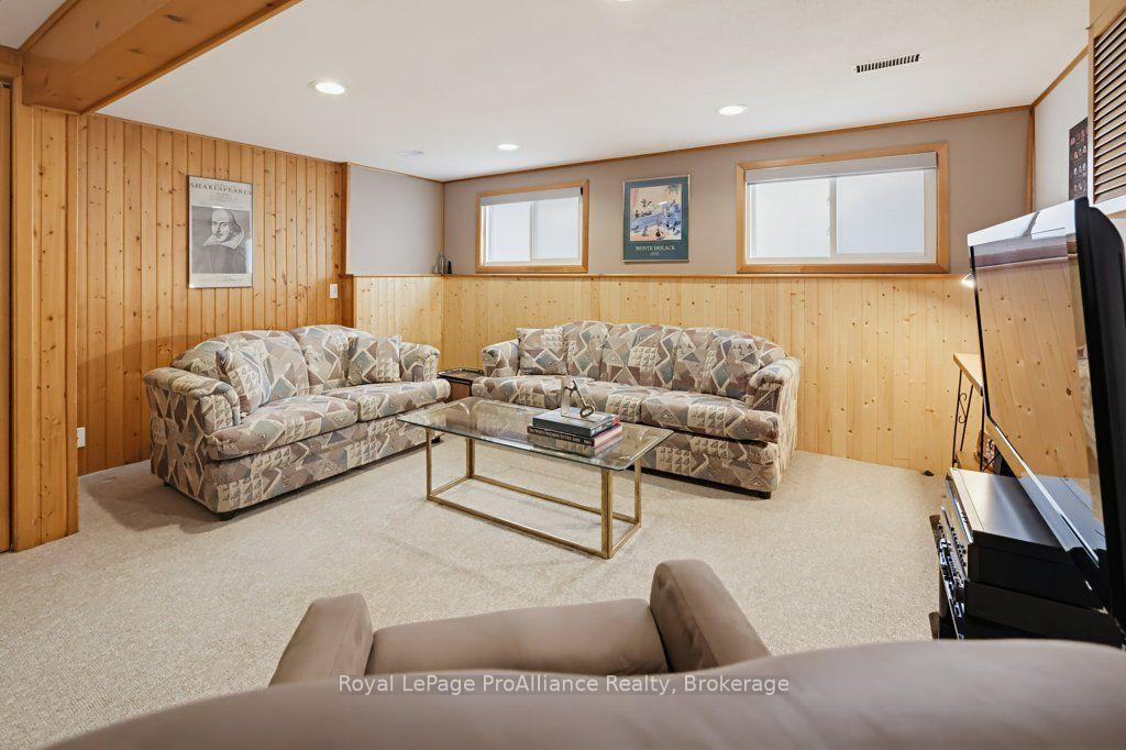 Photo 52 of 7 Yates Court, Belleville, Belleville Ward — HOMEH