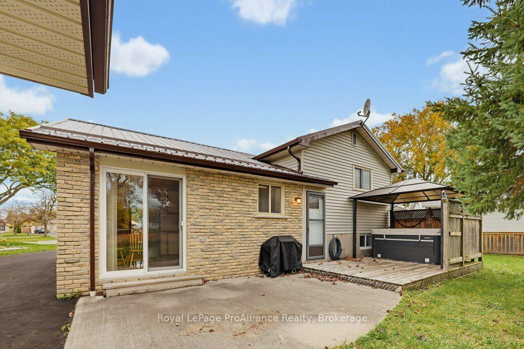 Photo 72 of 7 Yates Court, Belleville, Belleville Ward — HOMEH