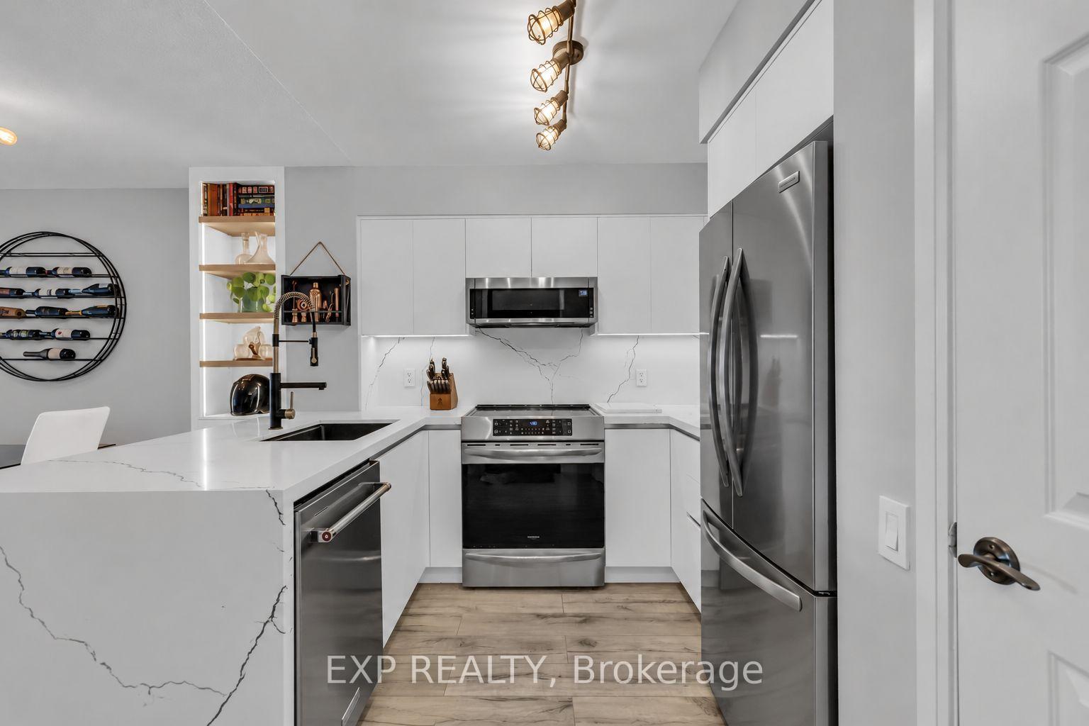 Photo 1 of Unit 806, 2181 Yonge Street, Toronto, Mount Pleasant West — HOMEH