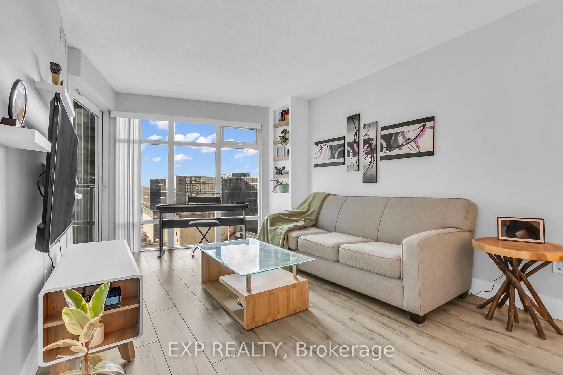 Photo 6 of Unit 806, 2181 Yonge Street, Toronto, Mount Pleasant West — HOMEH