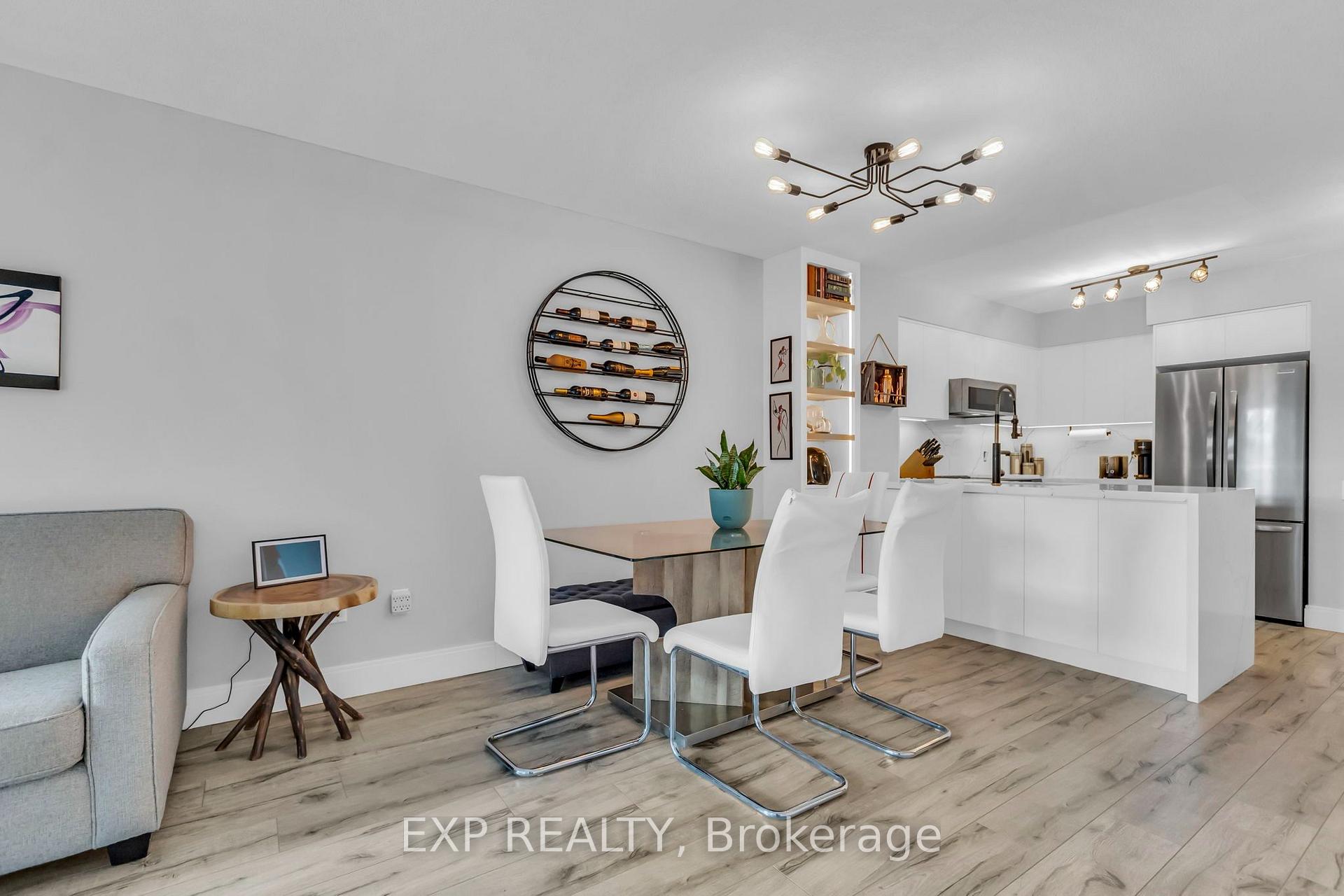 Photo 7 of Unit 806, 2181 Yonge Street, Toronto, Mount Pleasant West — HOMEH