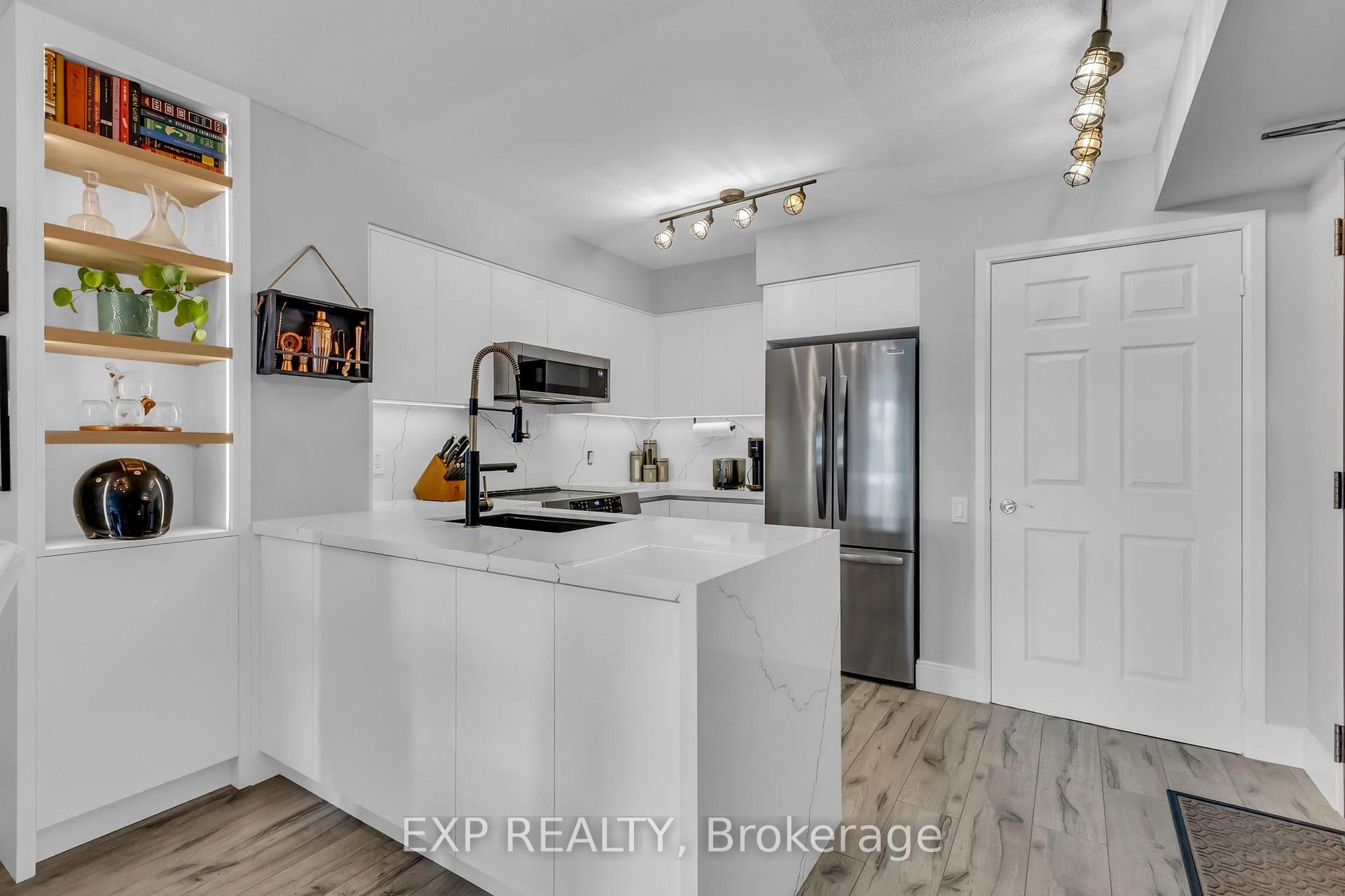 Photo 12 of Unit 806, 2181 Yonge Street, Toronto, Mount Pleasant West — HOMEH