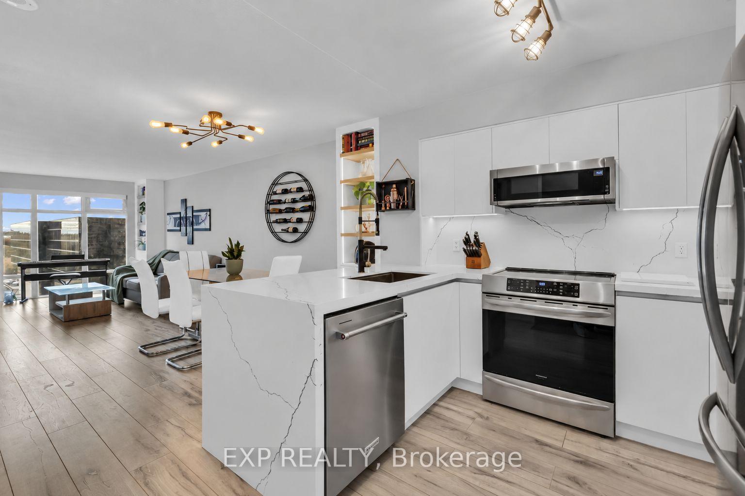 Photo 14 of Unit 806, 2181 Yonge Street, Toronto, Mount Pleasant West — HOMEH