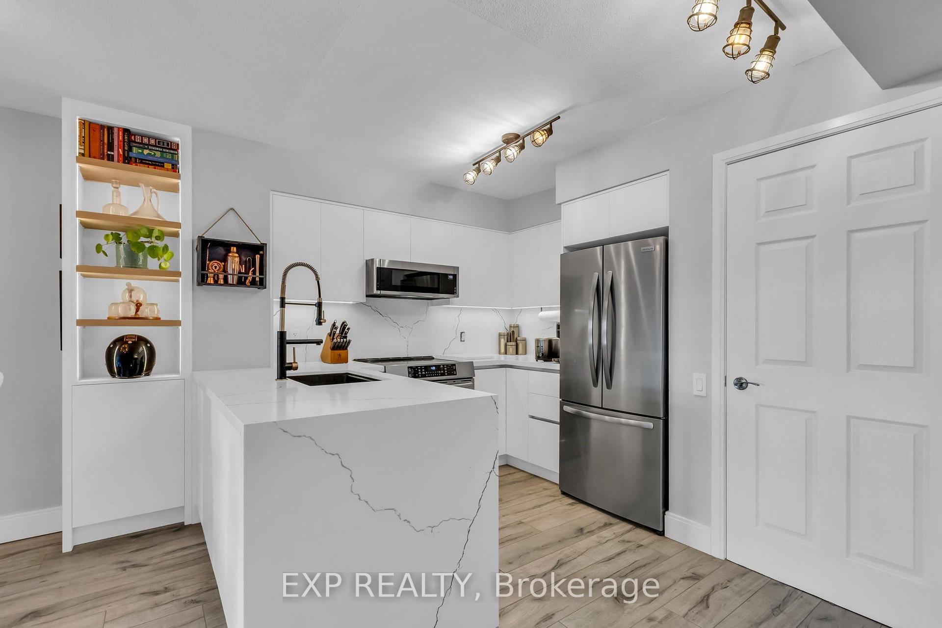 Photo 13 of Unit 806, 2181 Yonge Street, Toronto, Mount Pleasant West — HOMEH