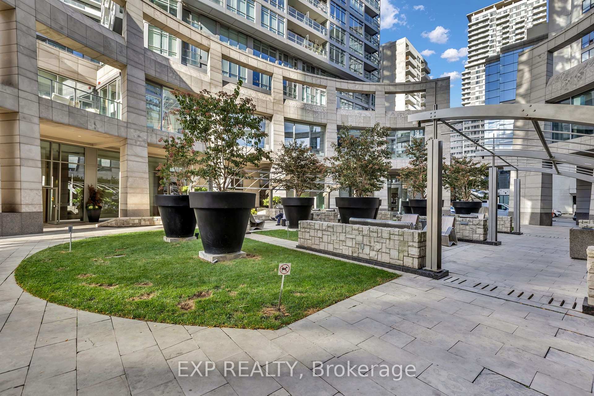Photo 23 of Unit 806, 2181 Yonge Street, Toronto, Mount Pleasant West — HOMEH