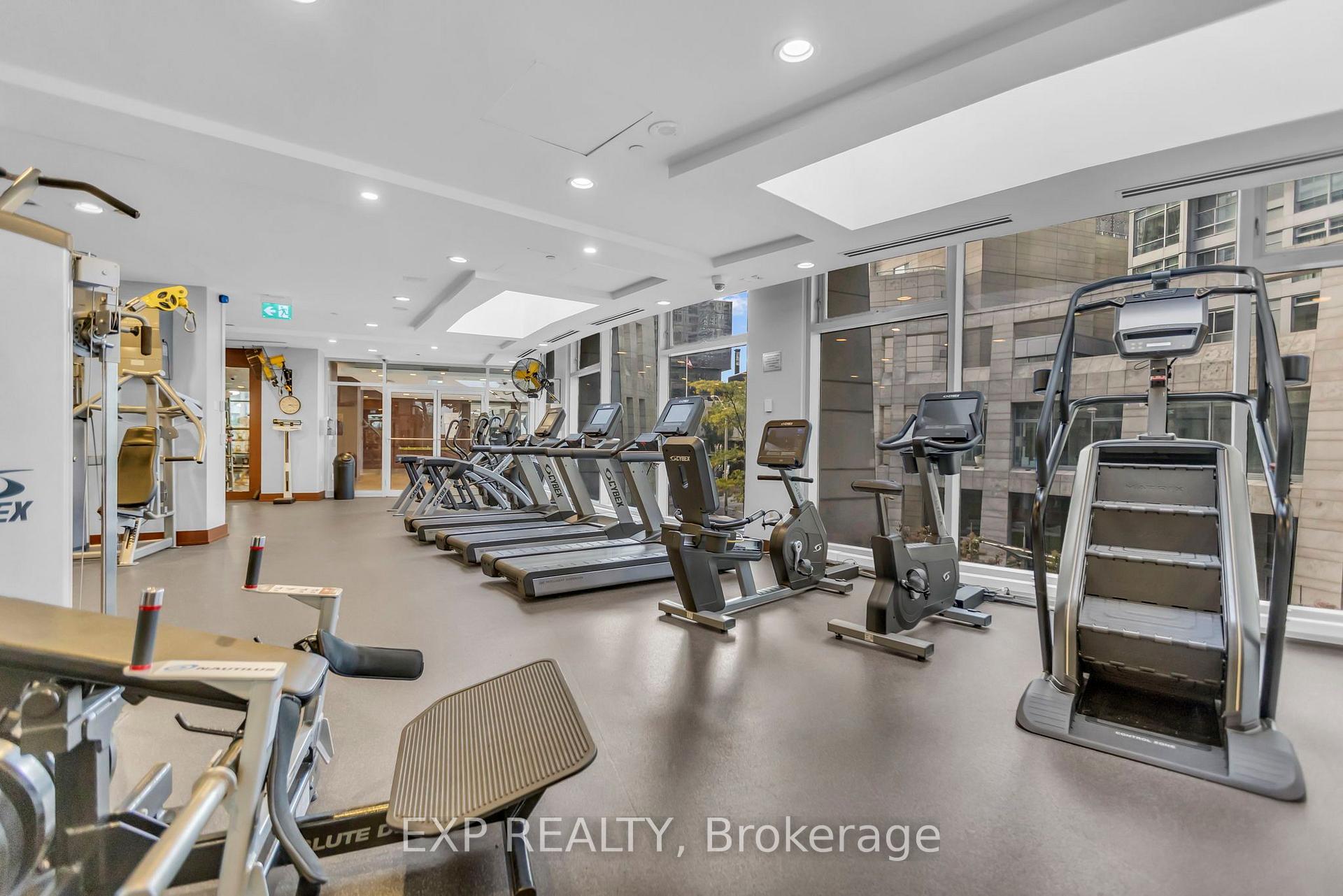 Photo 35 of Unit 806, 2181 Yonge Street, Toronto, Mount Pleasant West — HOMEH