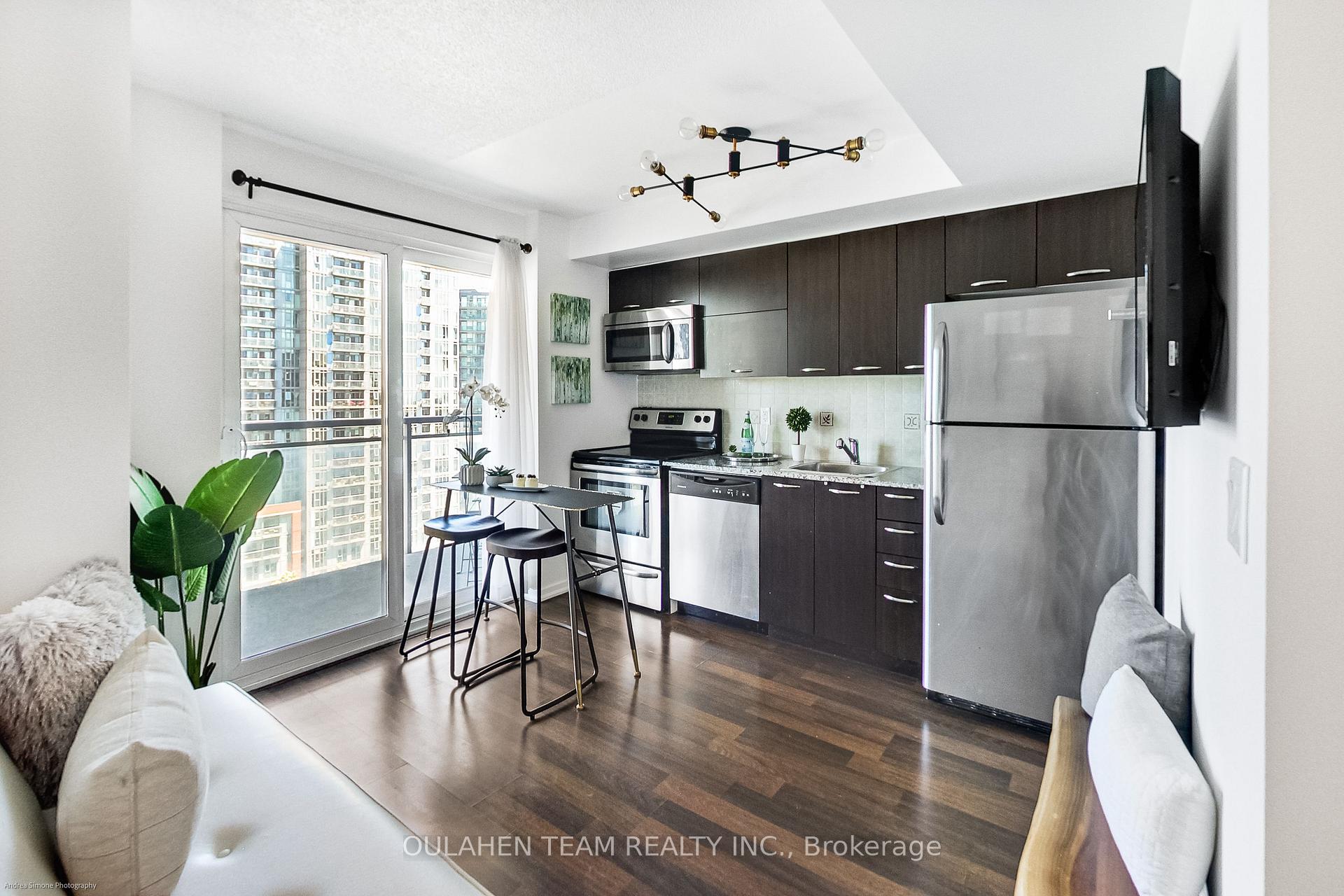 Photo 3 of Unit 1220, 38 Joe Shuster Way, Toronto, South Parkdale — HOMEH