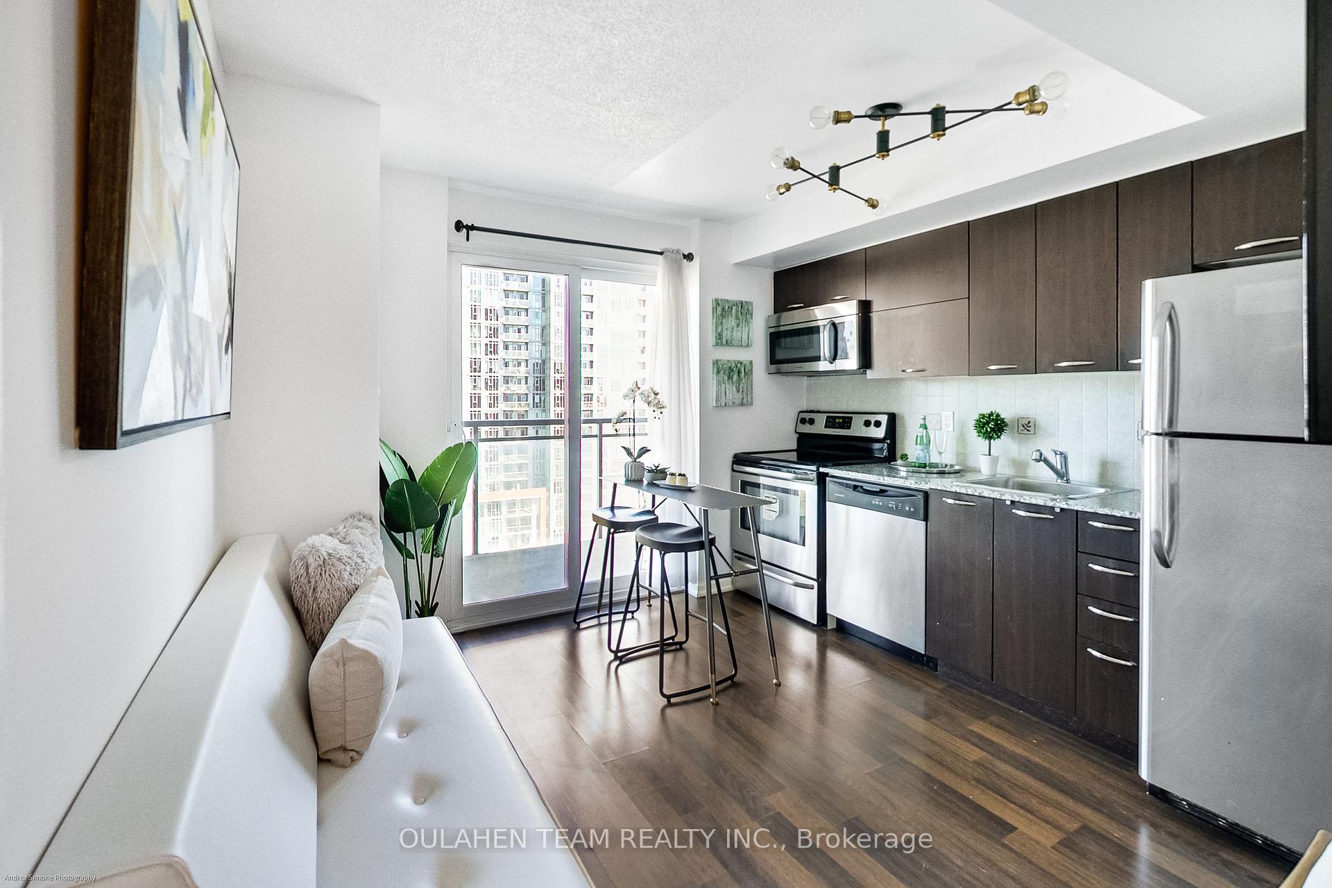 Photo 4 of Unit 1220, 38 Joe Shuster Way, Toronto, South Parkdale — HOMEH
