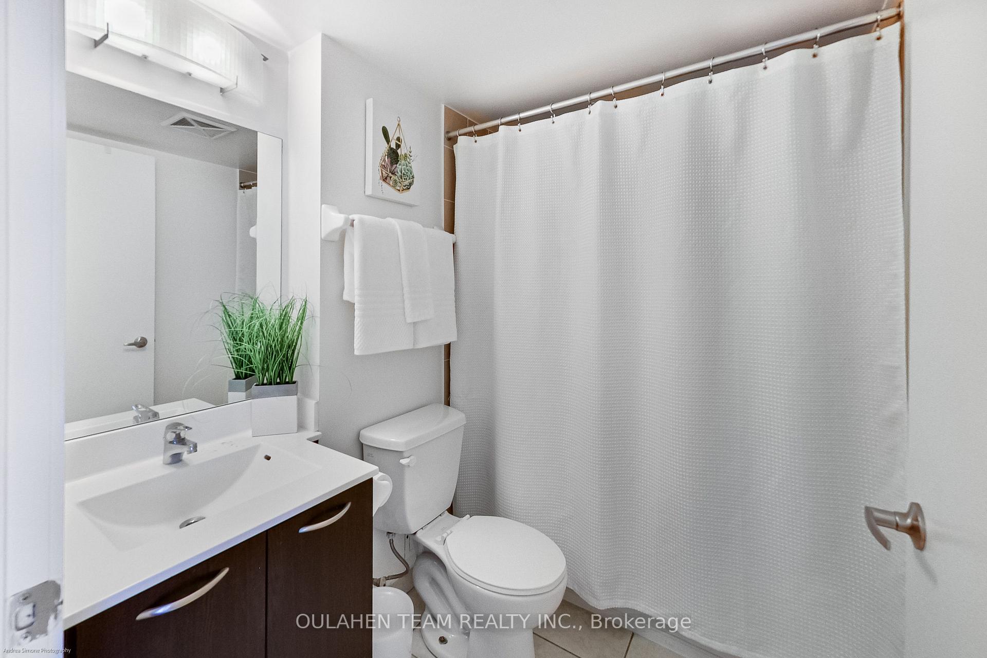 Photo 11 of Unit 1220, 38 Joe Shuster Way, Toronto, South Parkdale — HOMEH