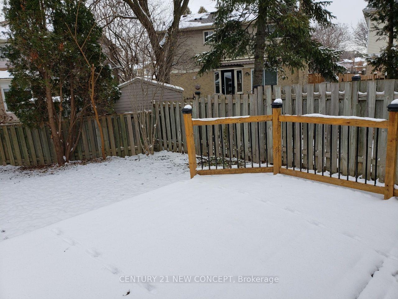 Photo 2 of 22 Gilmore Crescent, Vaughan, Brownridge — HOMEH