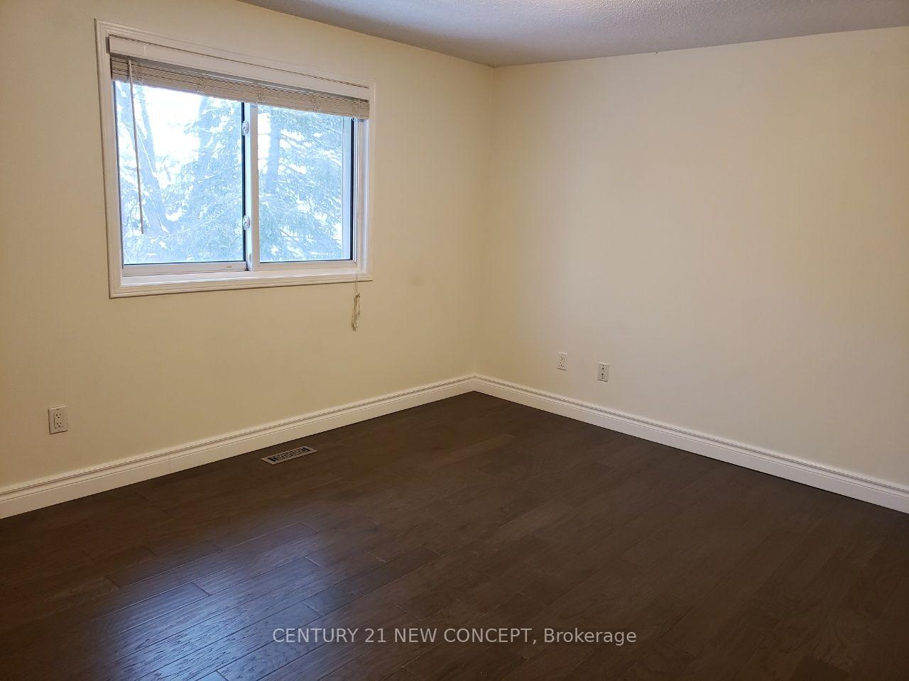 Photo 7 of 22 Gilmore Crescent, Vaughan, Brownridge — HOMEH