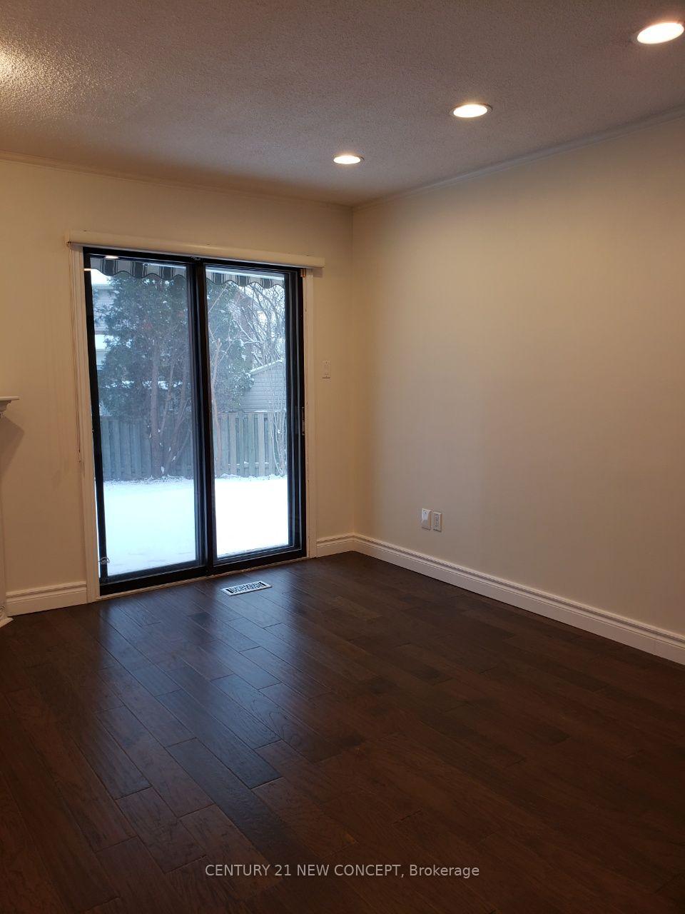 Photo 19 of 22 Gilmore Crescent, Vaughan, Brownridge — HOMEH