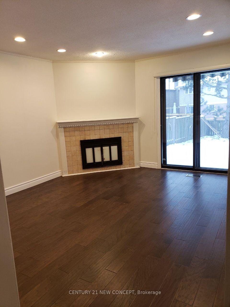 Photo 20 of 22 Gilmore Crescent, Vaughan, Brownridge — HOMEH