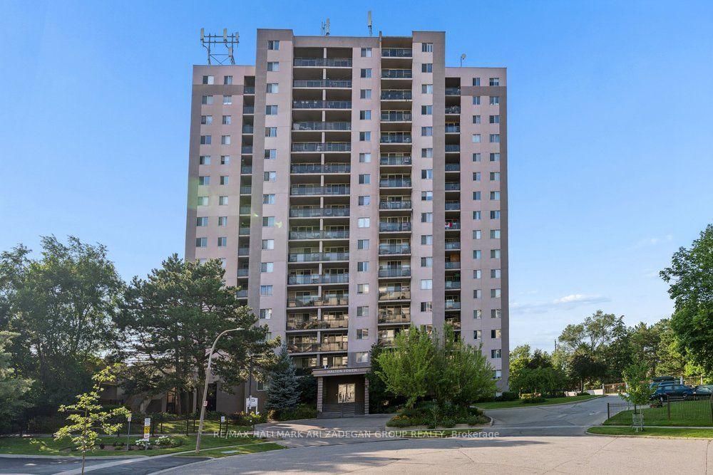 Front of Unit 1406, 975 Warwick Court