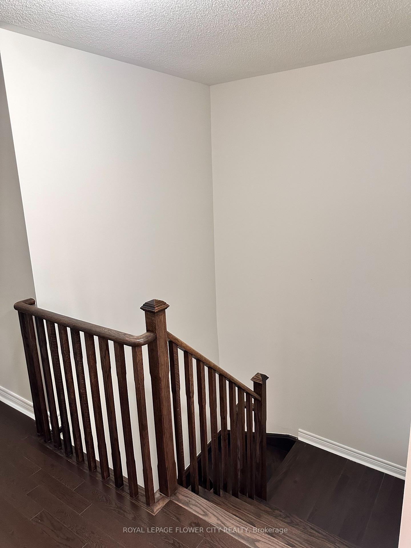 Photo 7 of 85 Finegan Circle, Brampton, Northwest Brampton — HOMEH
