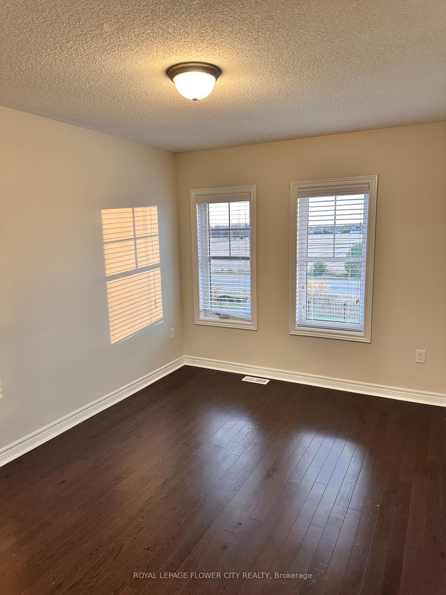 Photo 14 of 85 Finegan Circle, Brampton, Northwest Brampton — HOMEH