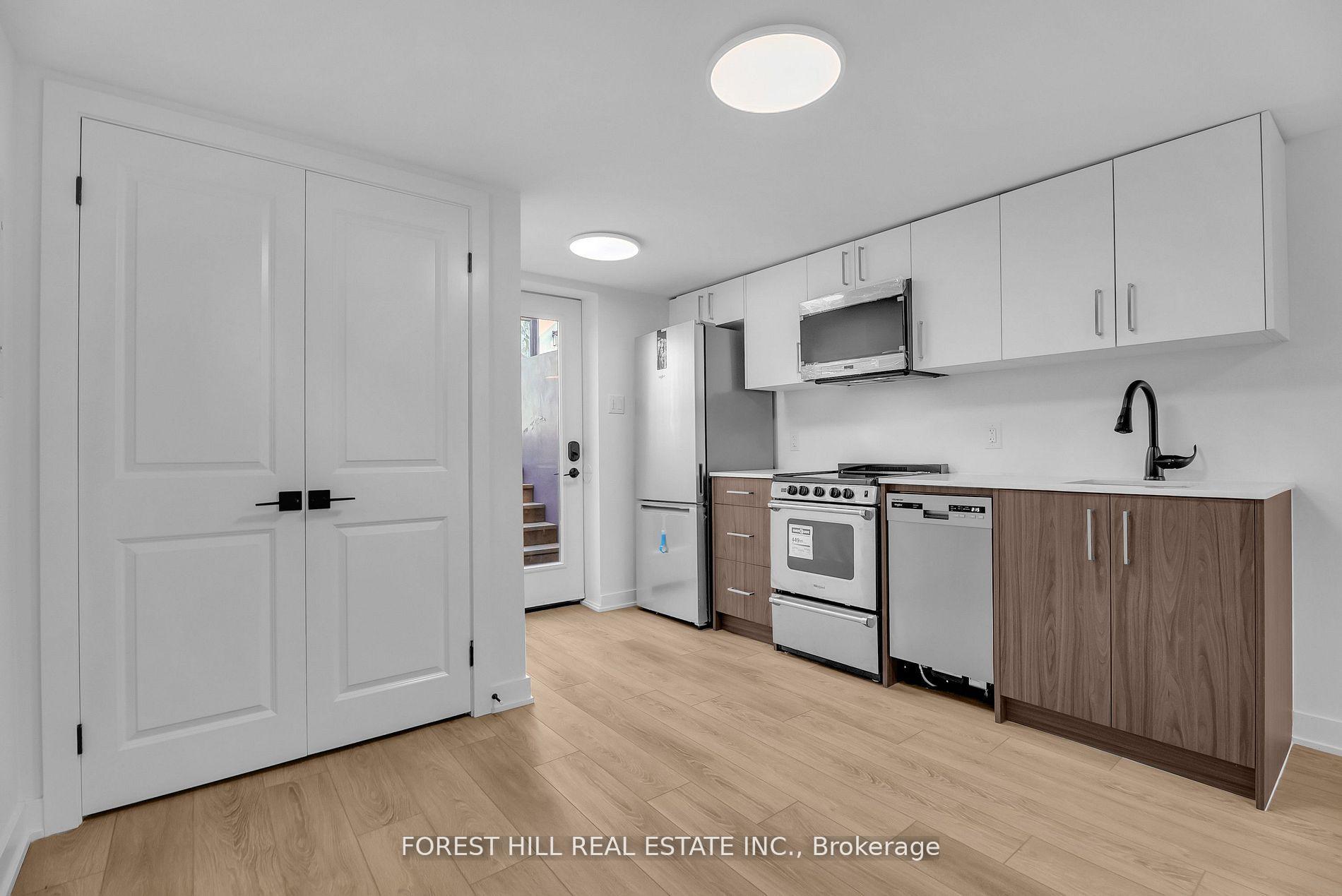 Photo 3 of Unit Unit D, 105 Galloway Road, Scarborough, West Hill — HOMEH