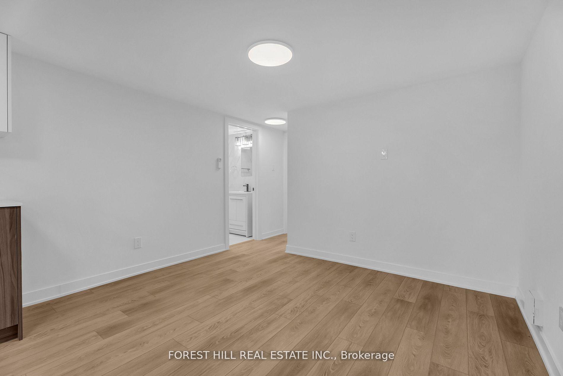Photo 6 of Unit Unit D, 105 Galloway Road, Scarborough, West Hill — HOMEH