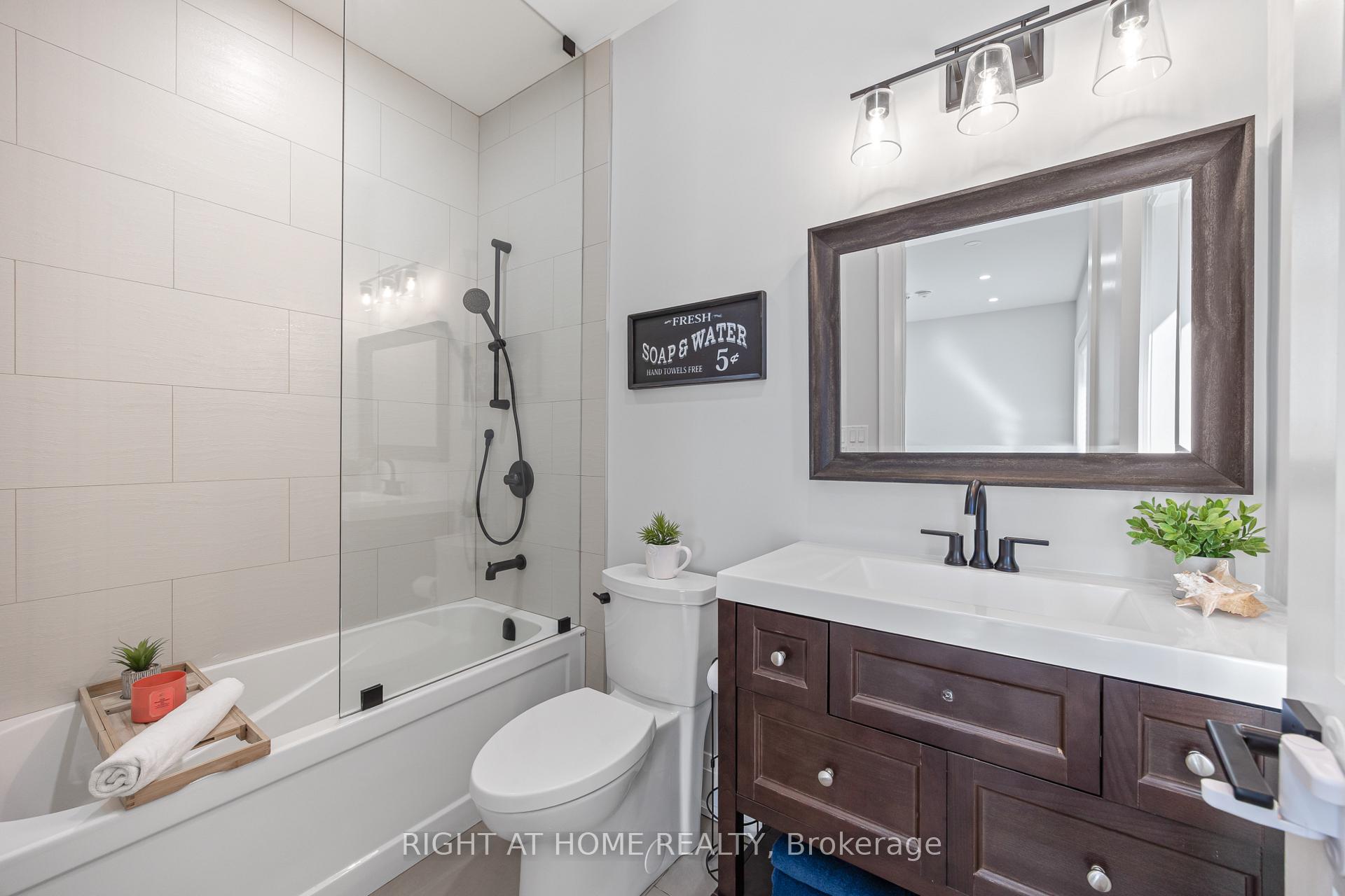 Photo 21 of 51 Cynthia Road, Toronto, Rockcliffe-Smythe — HOMEH