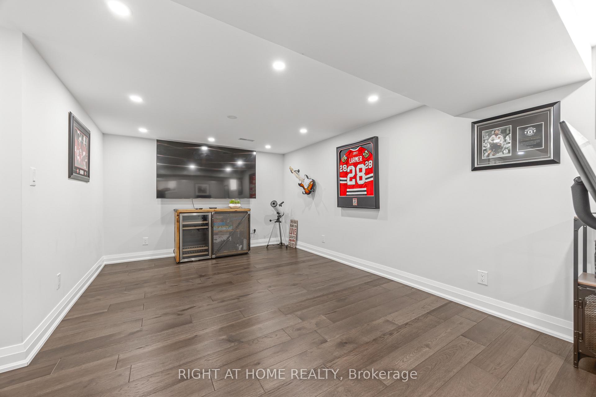 Photo 36 of 51 Cynthia Road, Toronto, Rockcliffe-Smythe — HOMEH