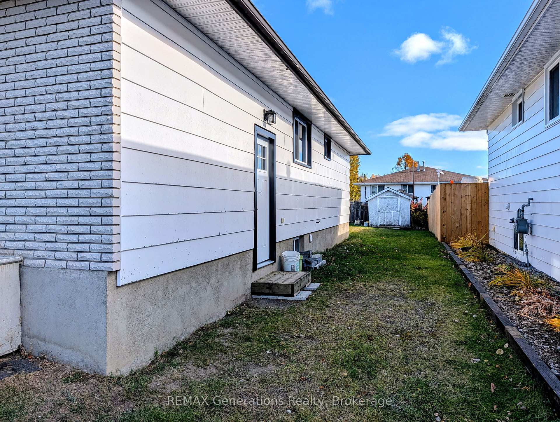 Photo 28 of 545 Lanark Crescent, Thunder Bay, County Park — HOMEH