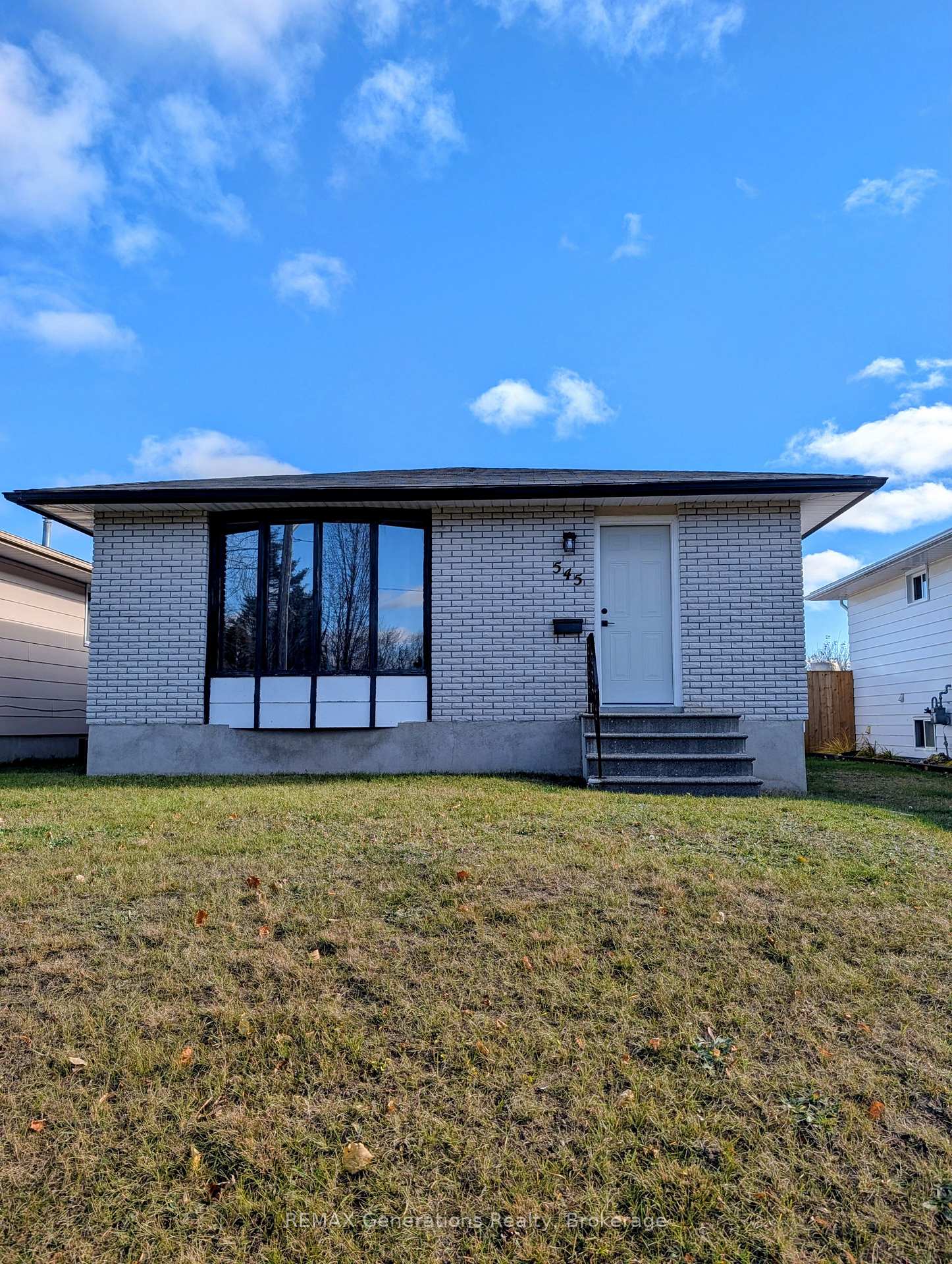 Photo 29 of 545 Lanark Crescent, Thunder Bay, County Park — HOMEH
