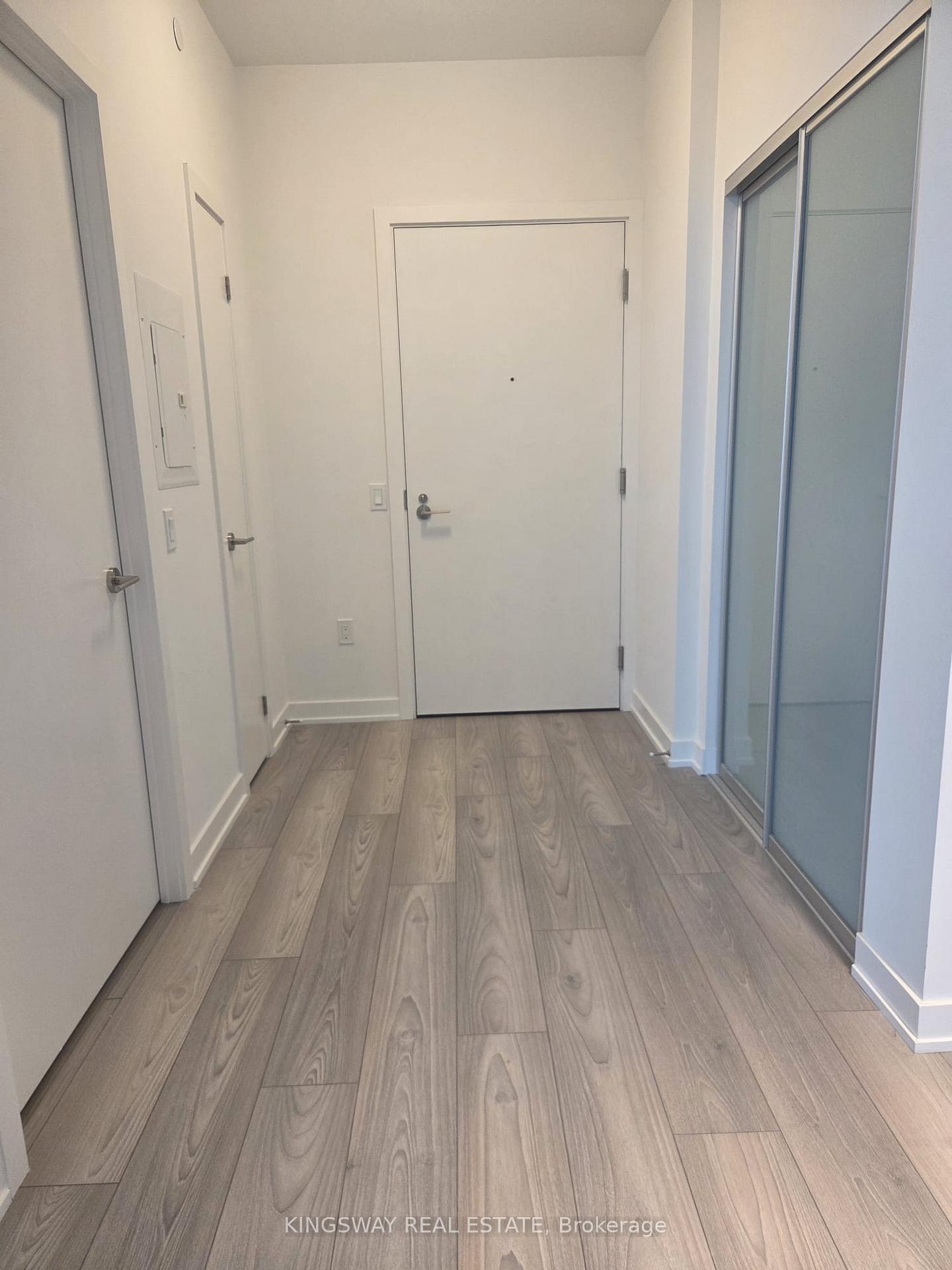 Photo 3 of Unit 1208, 110 Broadway Avenue, Toronto, Mount Pleasant West — HOMEH
