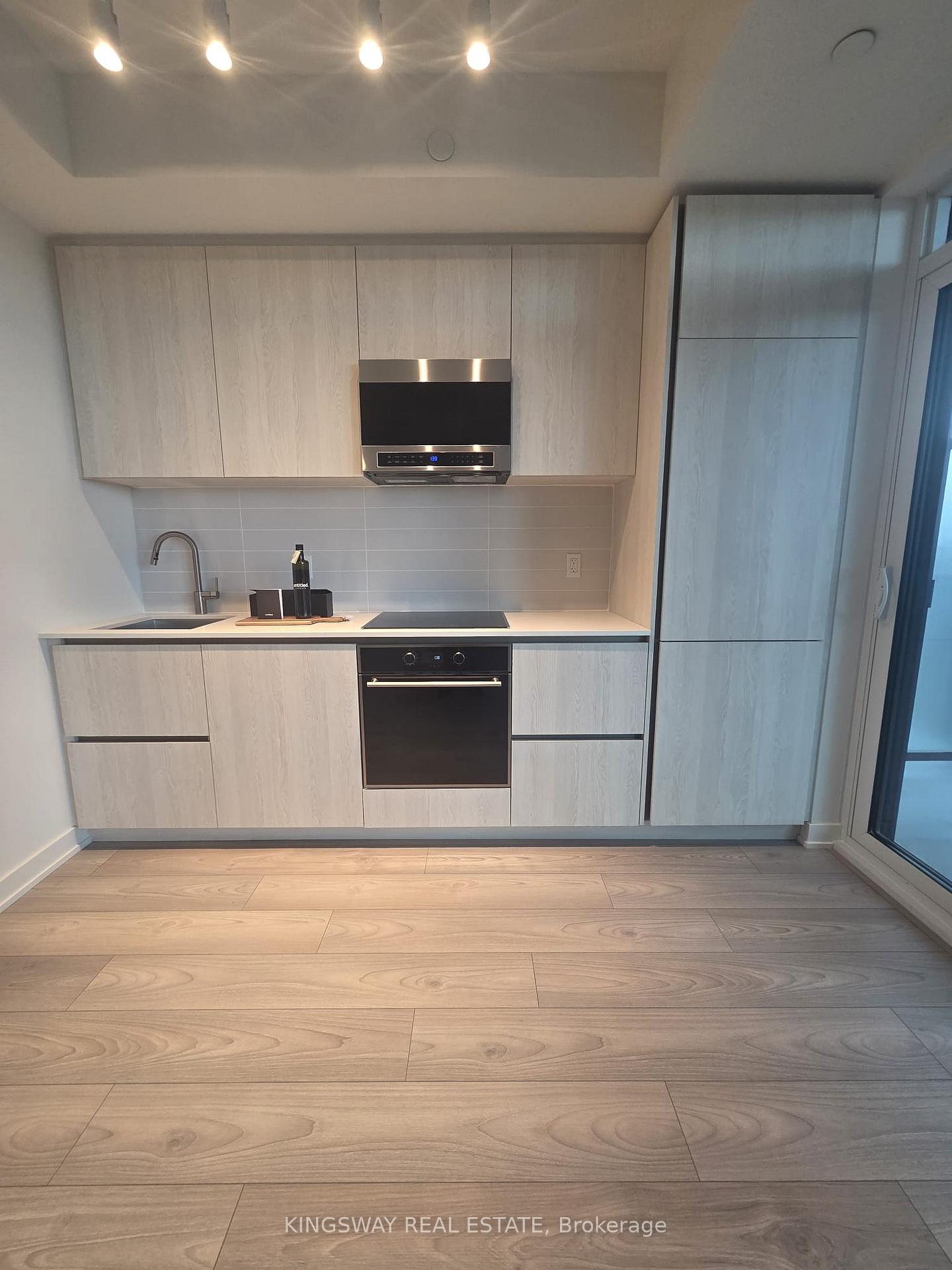 Photo 6 of Unit 1208, 110 Broadway Avenue, Toronto, Mount Pleasant West — HOMEH