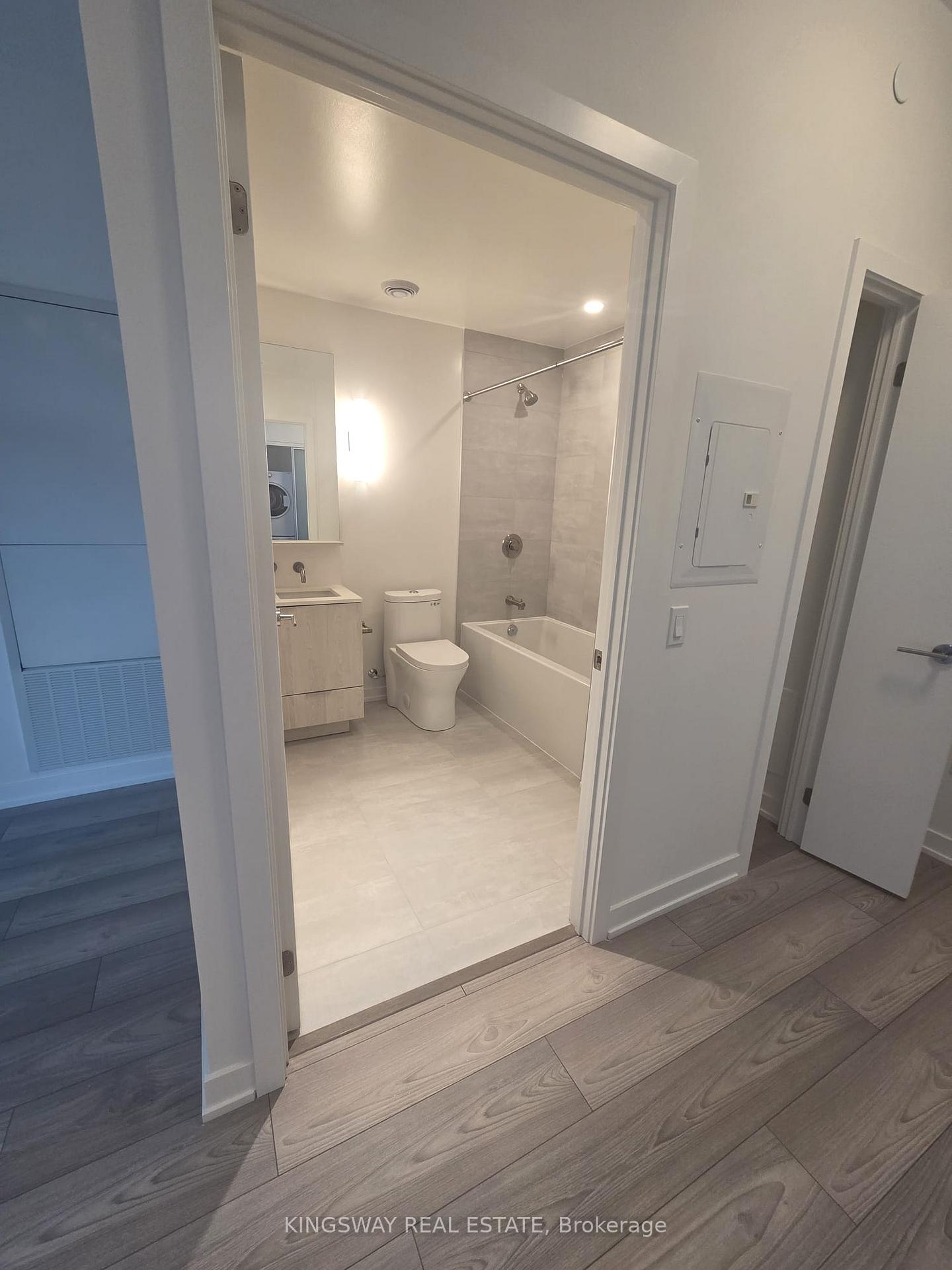Photo 9 of Unit 1208, 110 Broadway Avenue, Toronto, Mount Pleasant West — HOMEH