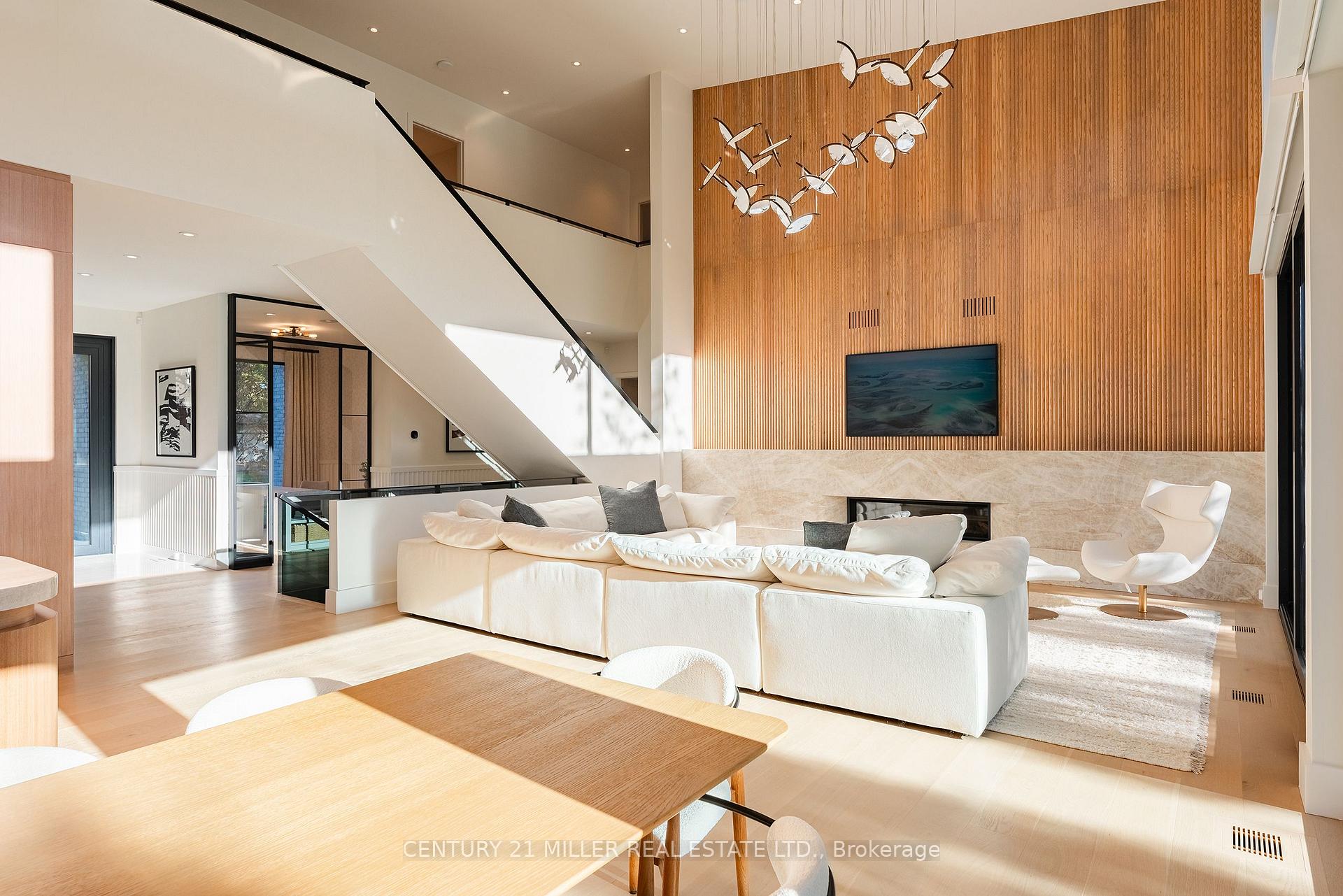 Photo 7 of 222 Burgundy Drive, Oakville, Morrison — HOMEH