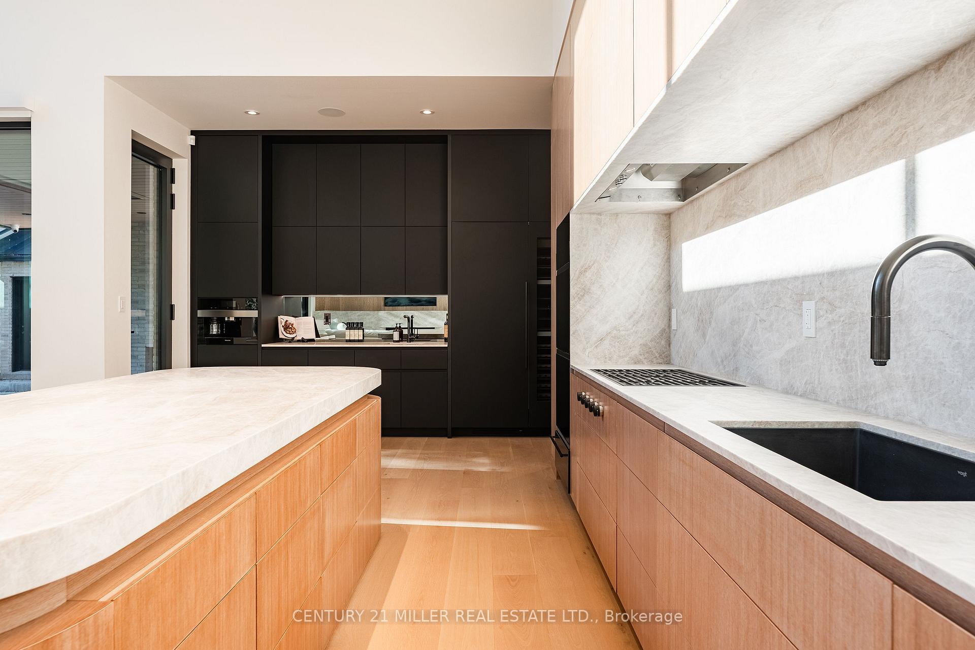 Photo 17 of 222 Burgundy Drive, Oakville, Morrison — HOMEH