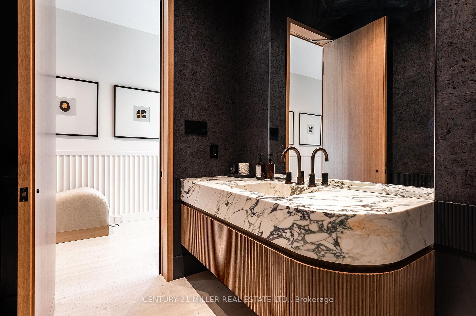 Photo 21 of 222 Burgundy Drive, Oakville, Morrison — HOMEH