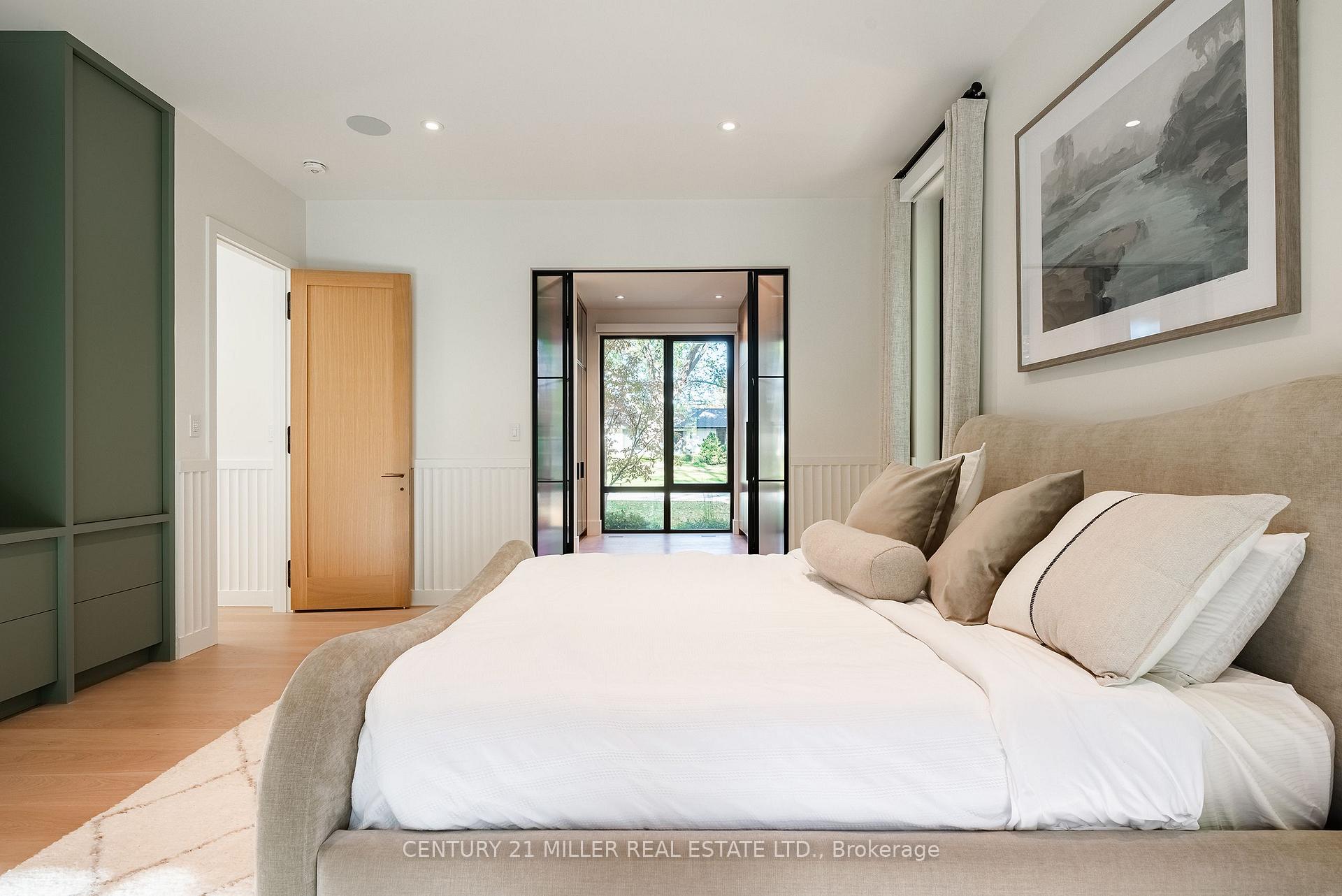Photo 23 of 222 Burgundy Drive, Oakville, Morrison — HOMEH